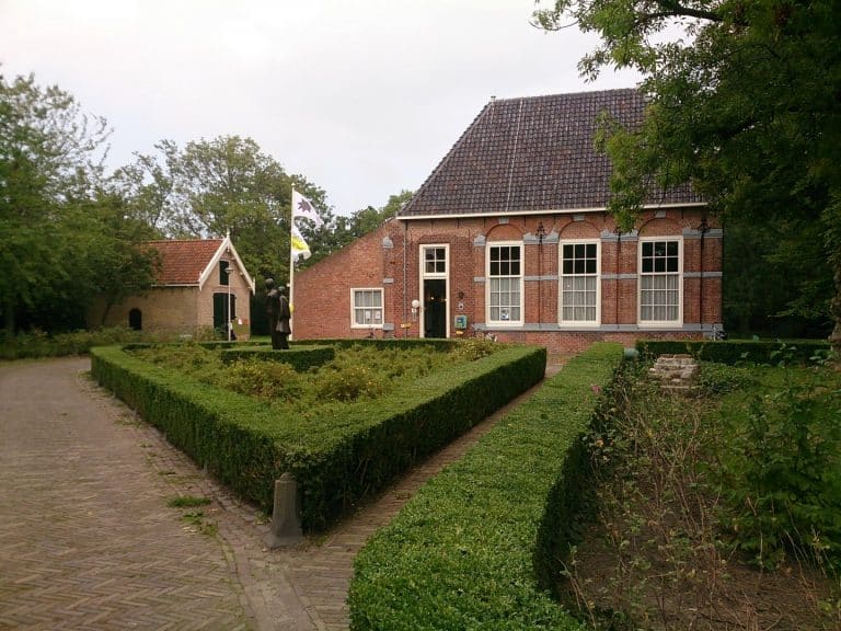 foto van d buitenzijde van Hofboerderij Wateringen tijdens Open Monumentendag in het Westland